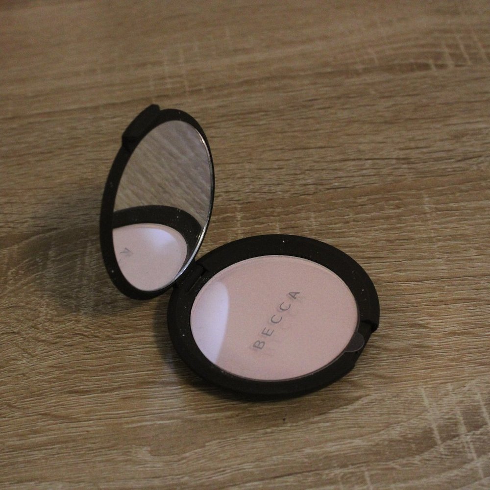 BECCA Prismatic Amethyst Shimmering Skin Perfector Pressed